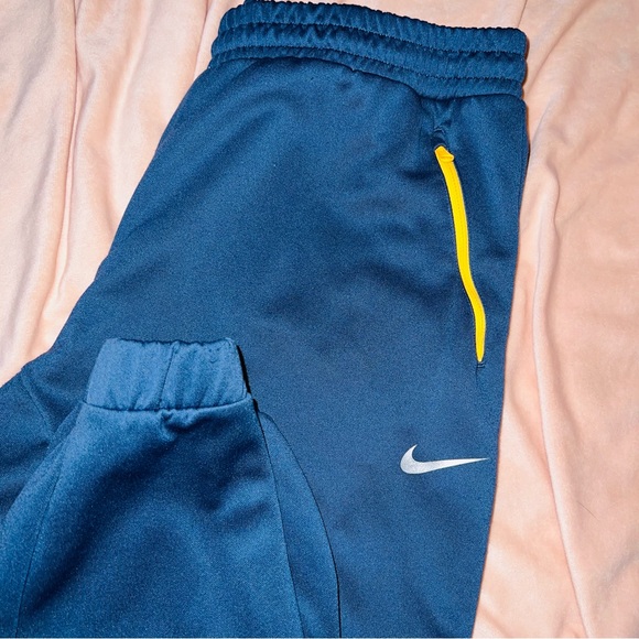 Mens Nike joggers - Picture 2 of 4